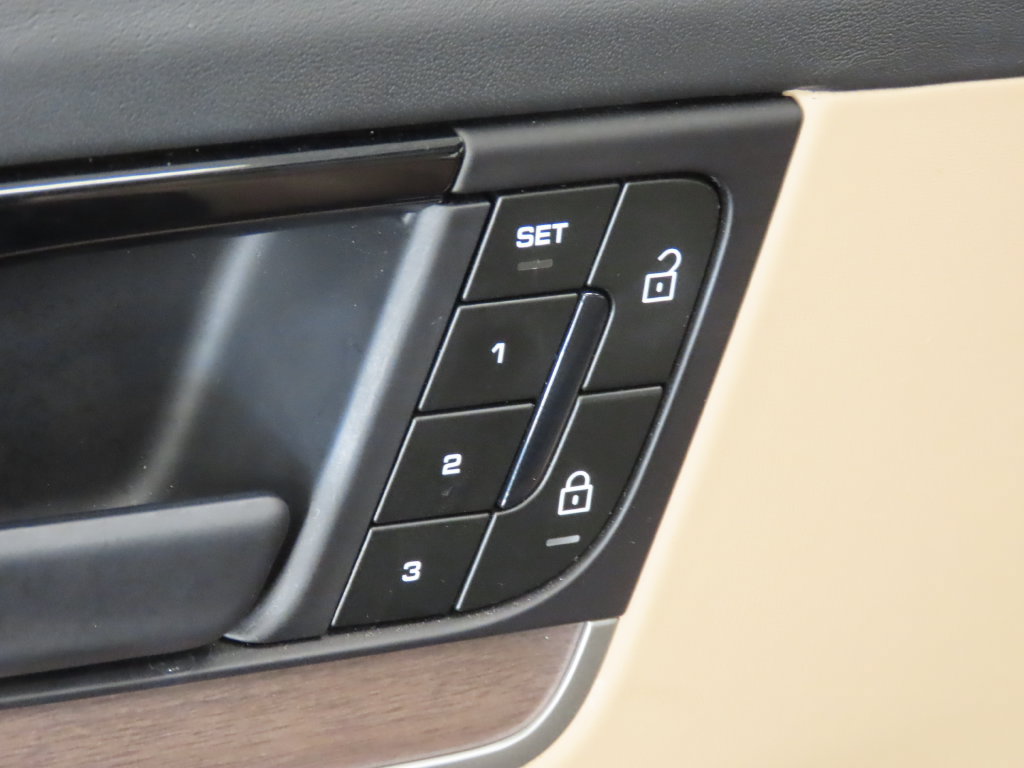 Certified 2025 Porsche Cayenne S AWD/4WD image 38