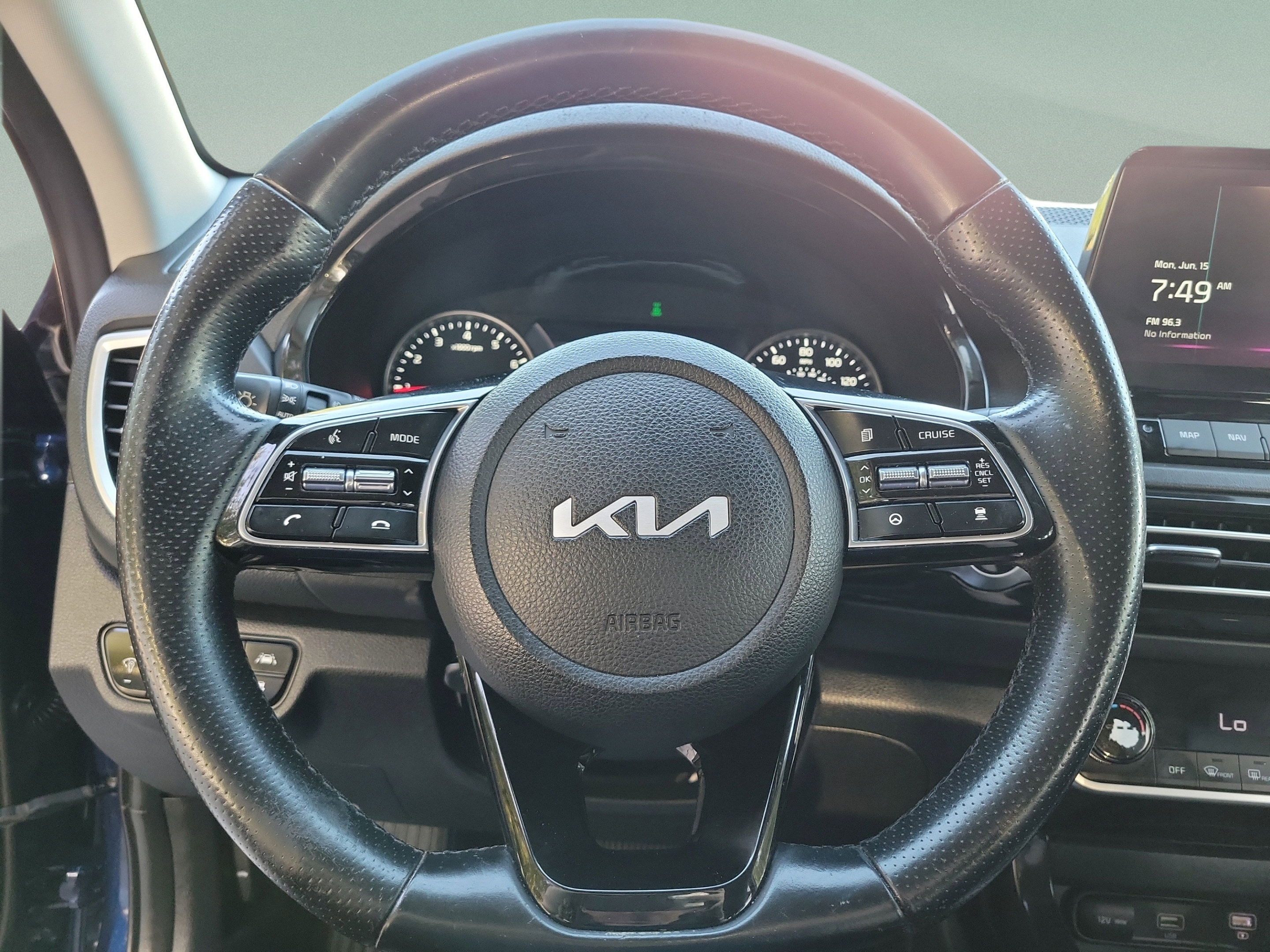Certified 2023 Kia Seltos SX AWD/4WD image 17