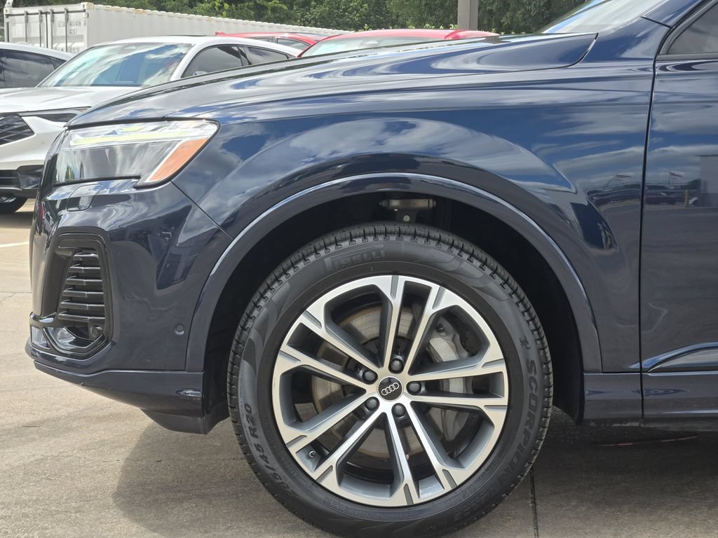 Certified 2025 Audi Q7 2.0T Premium Plus w/ Premium Plus Package AWD/4WD image 13