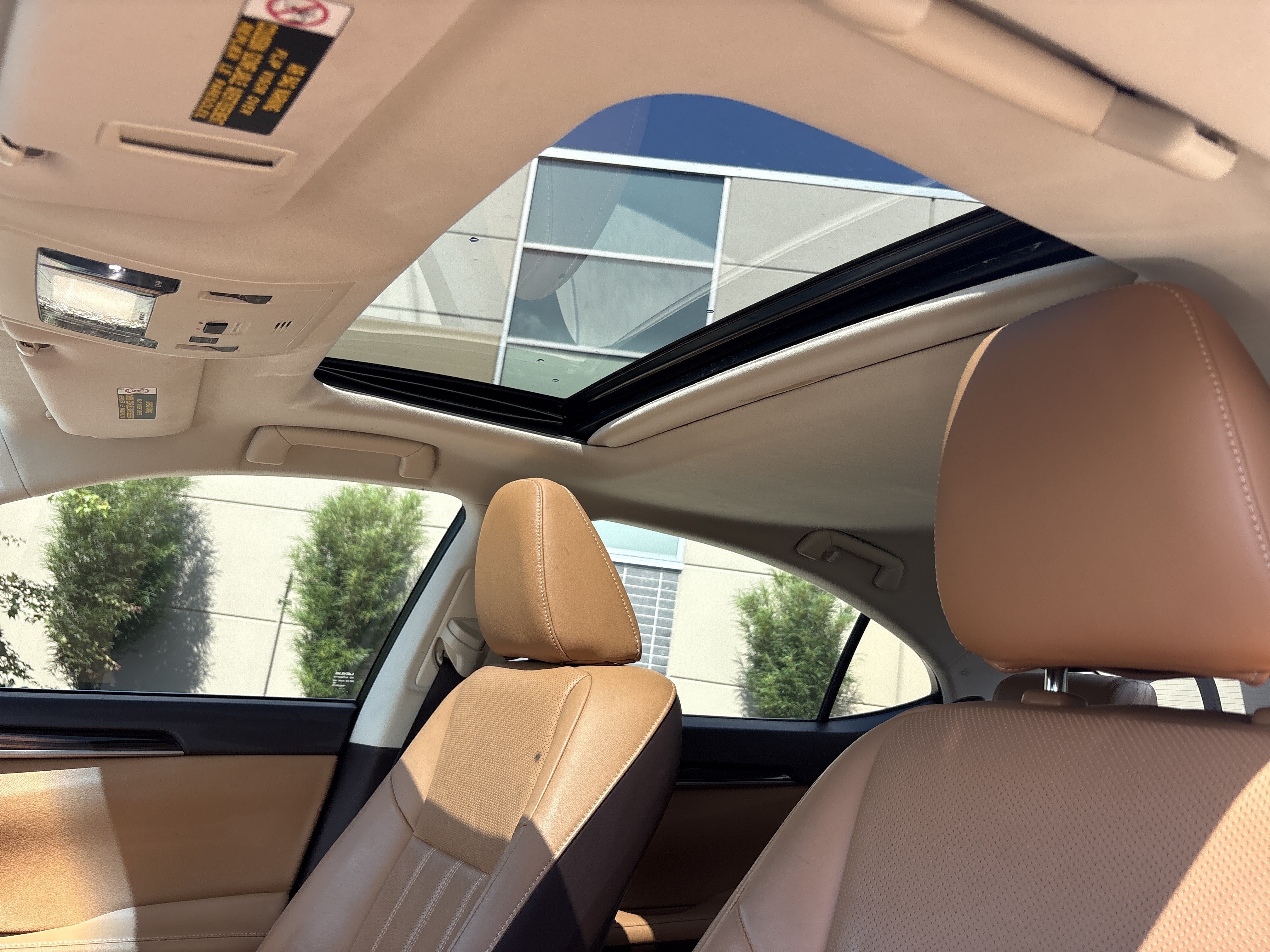 Used 2016 Lexus ES 350 w/ Luxury Package w/Wood Trim FWD image 28