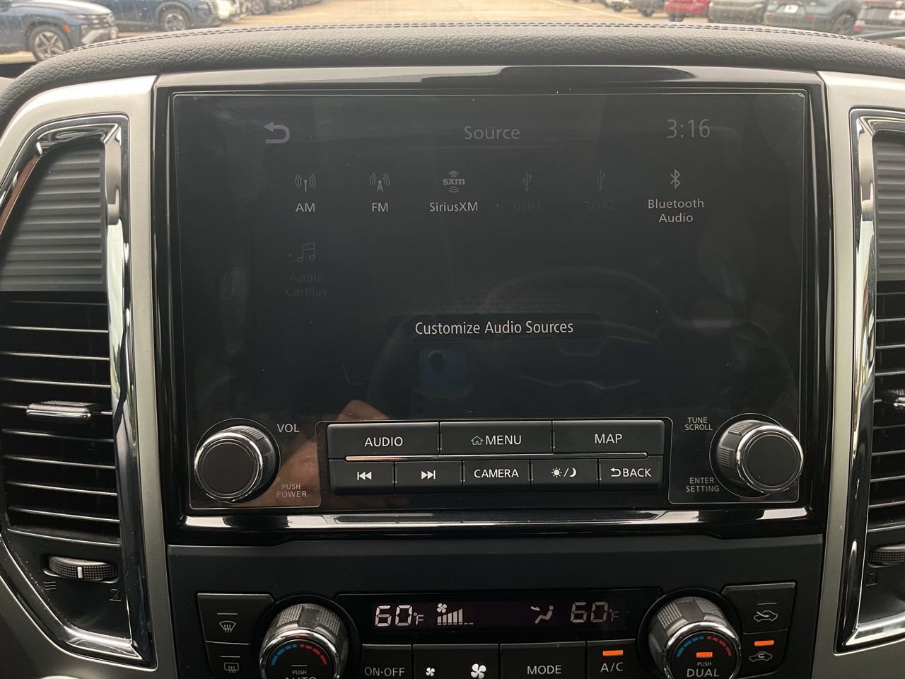Used 2020 Nissan Titan SL w/ Moonroof Package RWD image 31