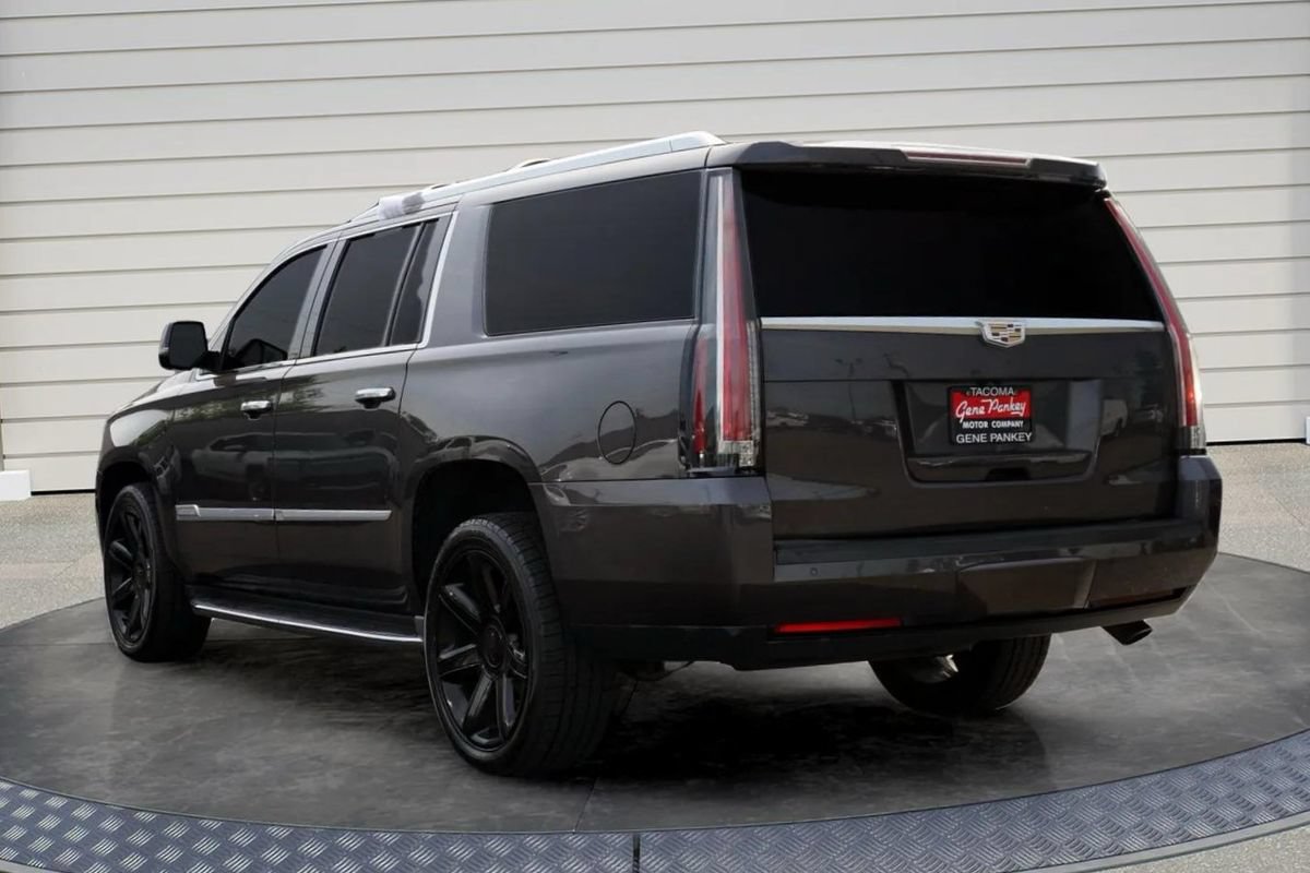 Used 2015 Cadillac Escalade ESV Luxury AWD/4WD image 5