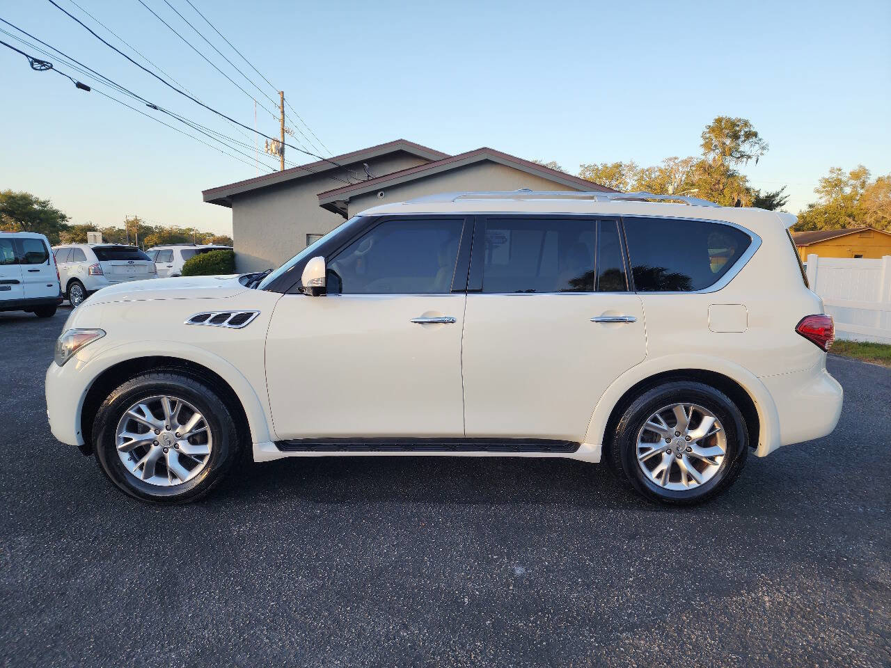 Used 2012 INFINITI QX56 2WD w/ Theater Pkg image 2