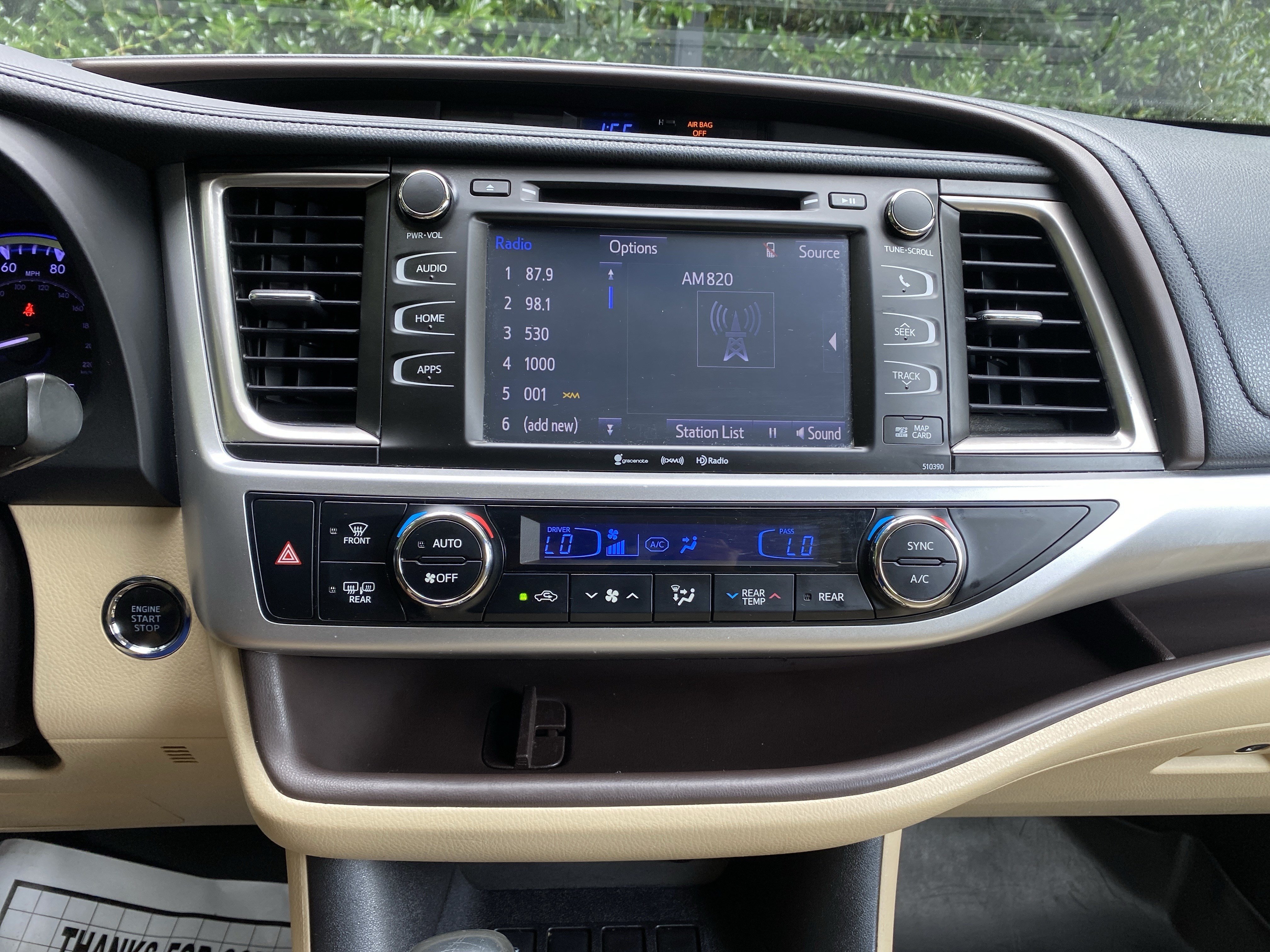 Used 2019 Toyota Highlander XLE FWD image 24