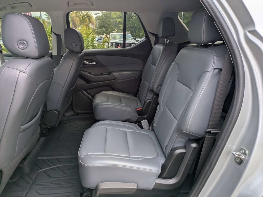 Used 2021 Chevrolet Traverse LT FWD image 14