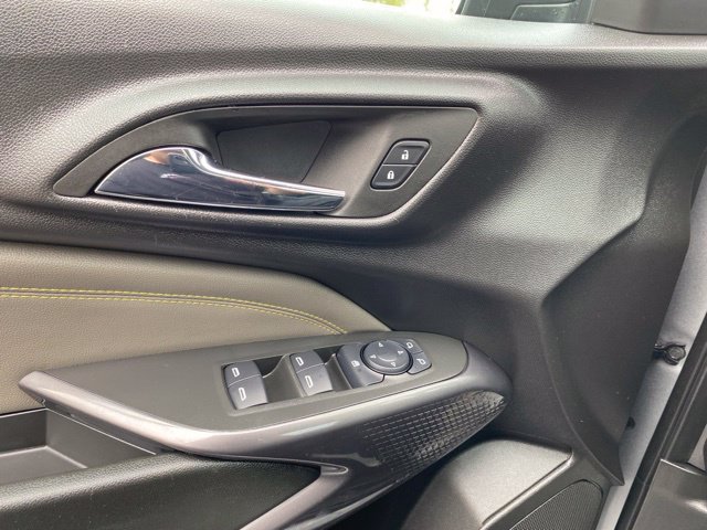 Used 2025 Chevrolet Trax ACTIV w/ Sunroof Package FWD image 12