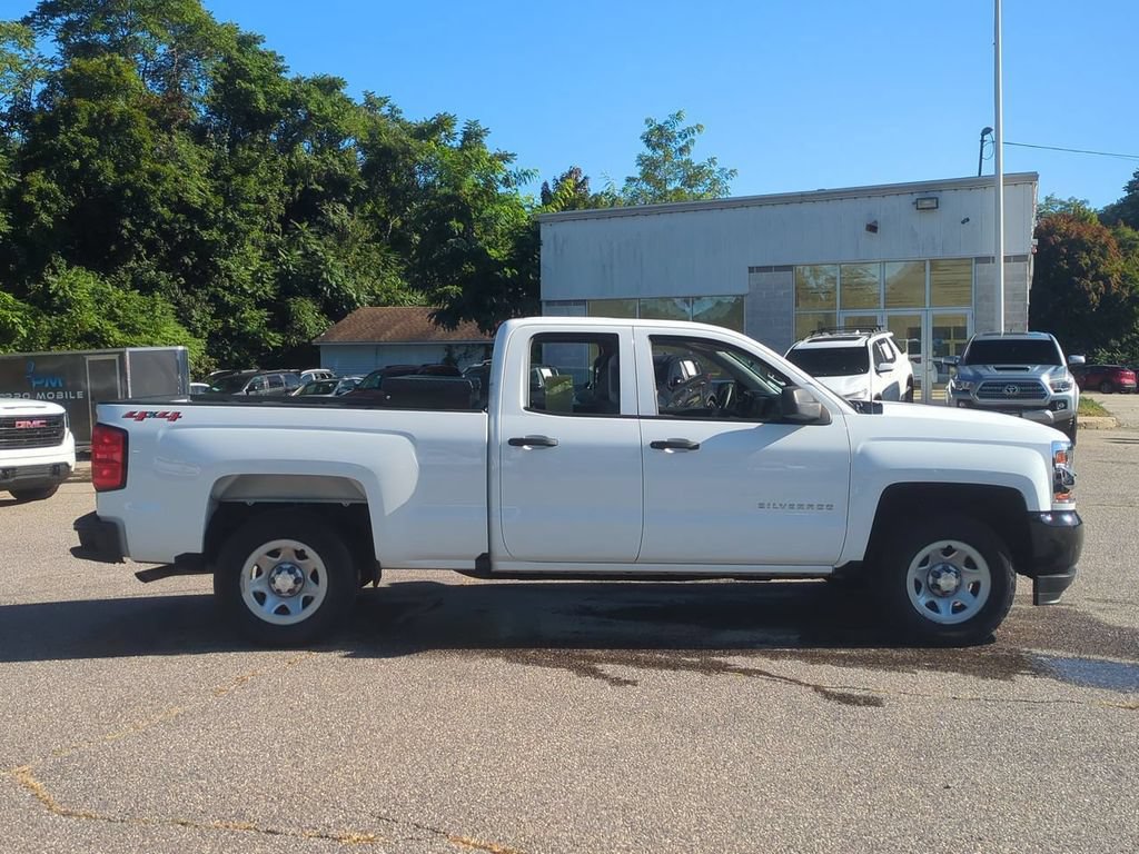 Used 2019 Chevrolet Silverado 1500 W/T AWD/4WD image 3