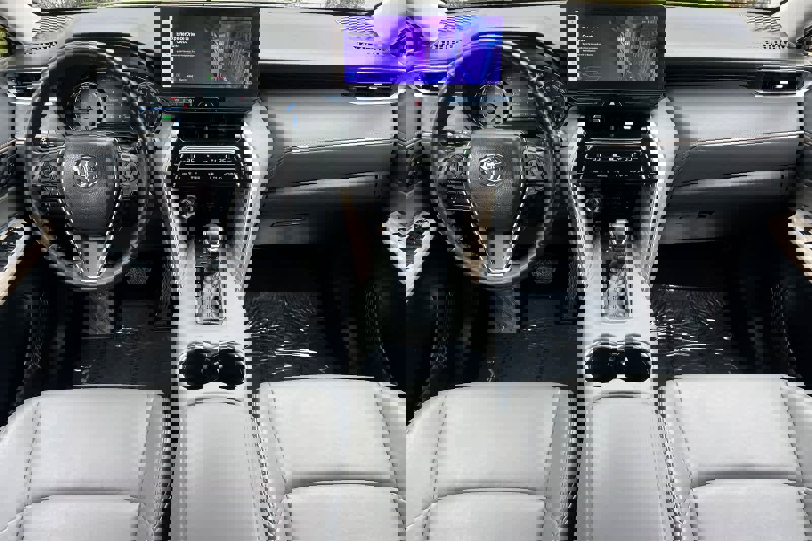 Certified 2023 Toyota Venza XLE image 3