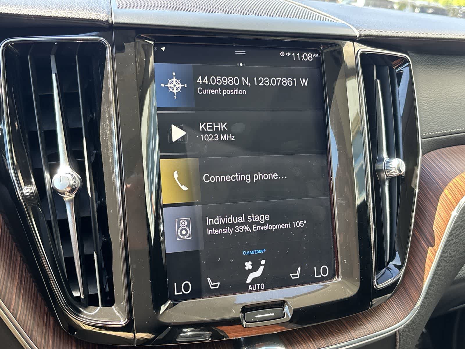 Used 2019 Volvo XC60 T8 Inscription w/ Advanced Package AWD/4WD image 15