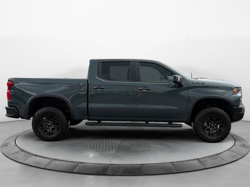 Used 2025 Chevrolet Silverado 1500 ZR2 w/ Technology Package image 8