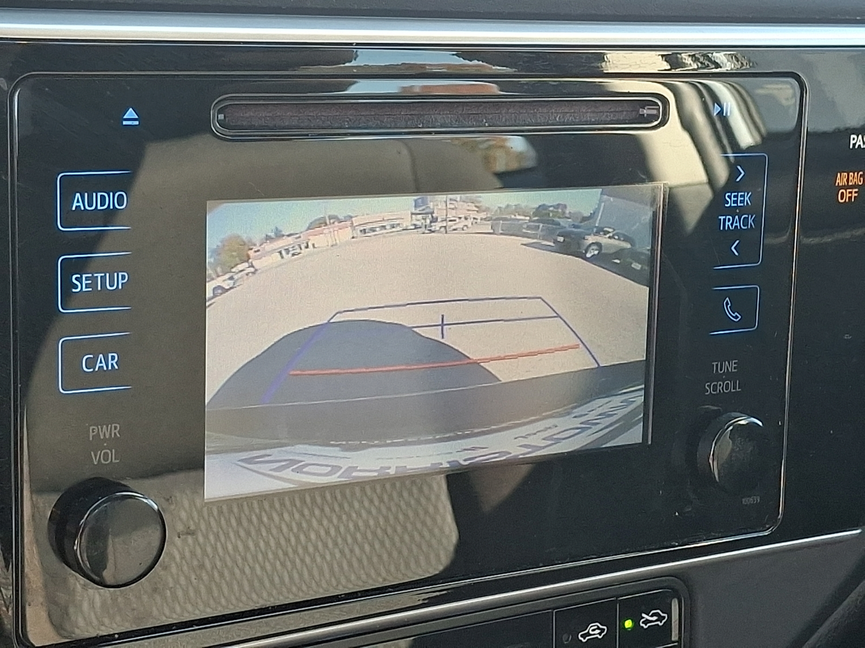 Used 2017 Toyota Corolla LE w/ Carpet Mat Package (TMS) FWD image 17