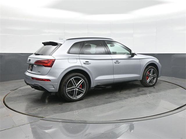 Used 2024 Audi Q5 e Premium Plus w/ Premium Plus Package image 7