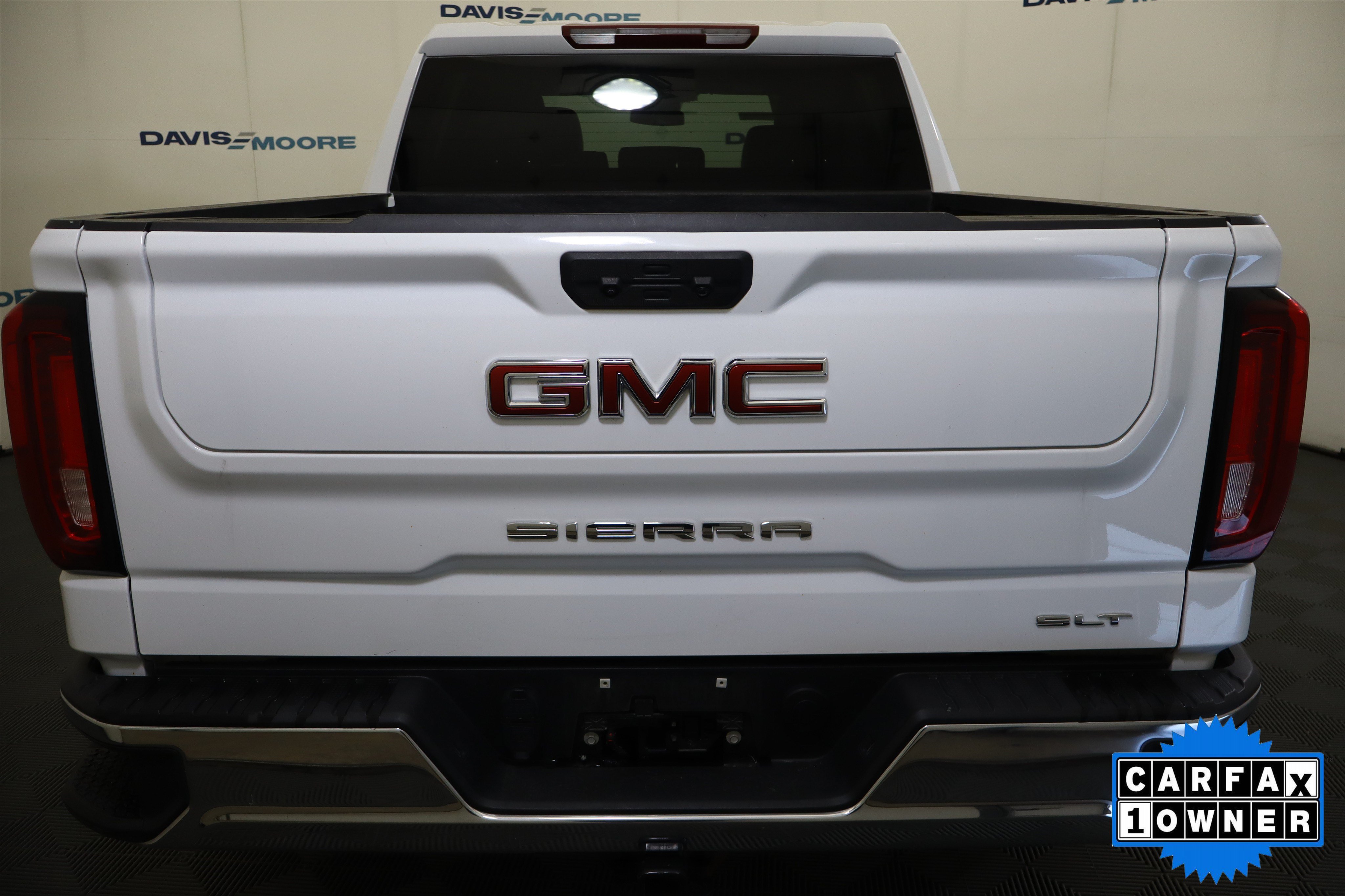 Used 2025 GMC Sierra 1500 SLT AWD/4WD image 8