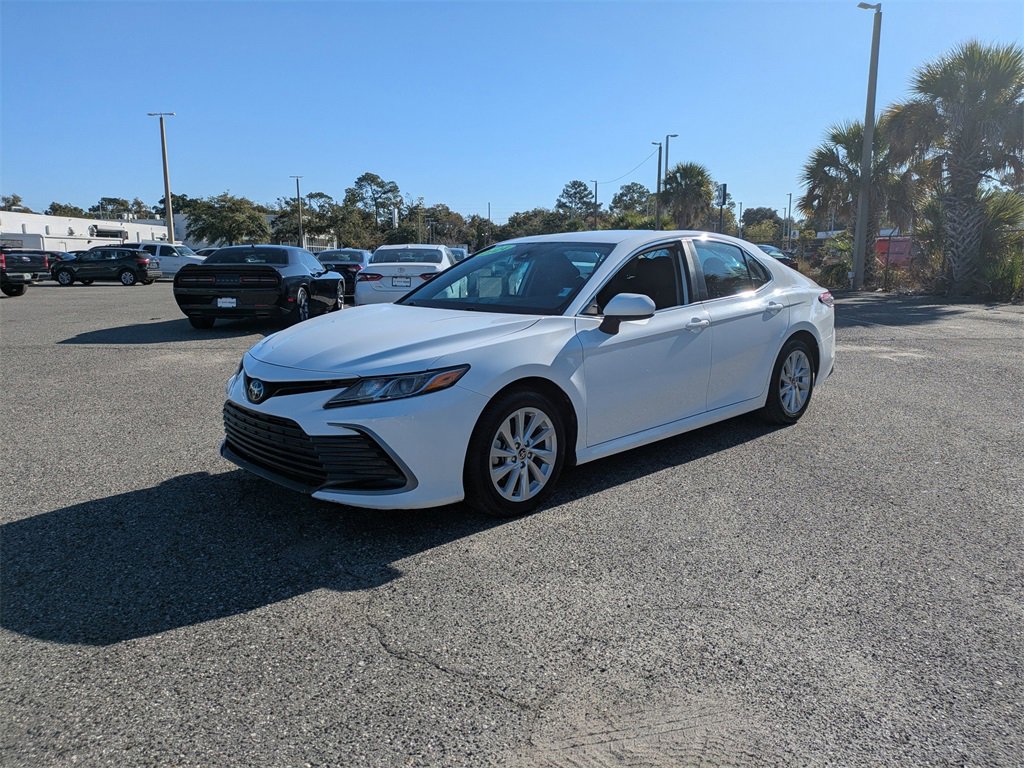 Used 2024 Toyota Camry LE image 7