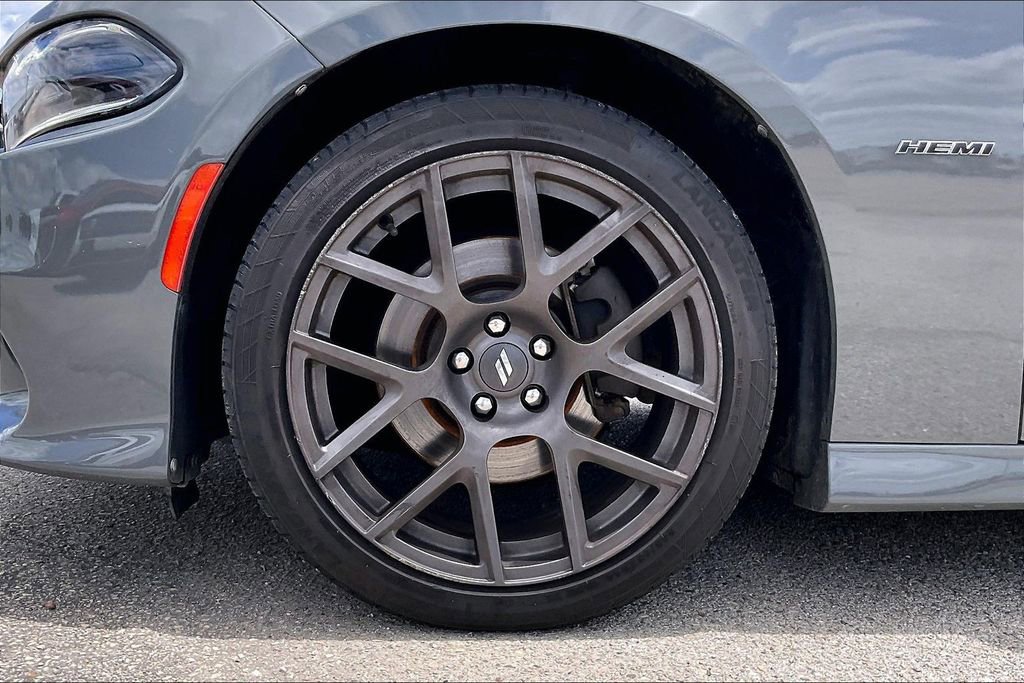 Used 2018 Dodge Charger R/T w/ Plus Group RWD image 34