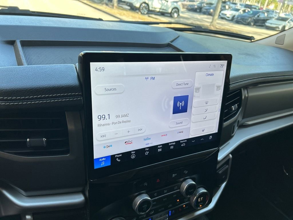 Used 2024 Ford Expedition Max XLT image 7