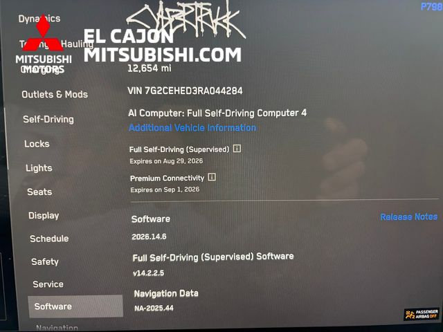 Used 2024 Tesla Cybertruck AWD Crew Cab image 17