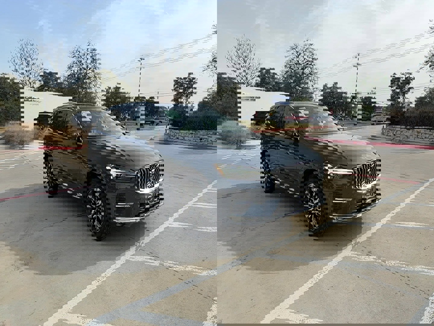 Certified 2023 Volvo XC60 B5 Plus w/ Climate Package image 7