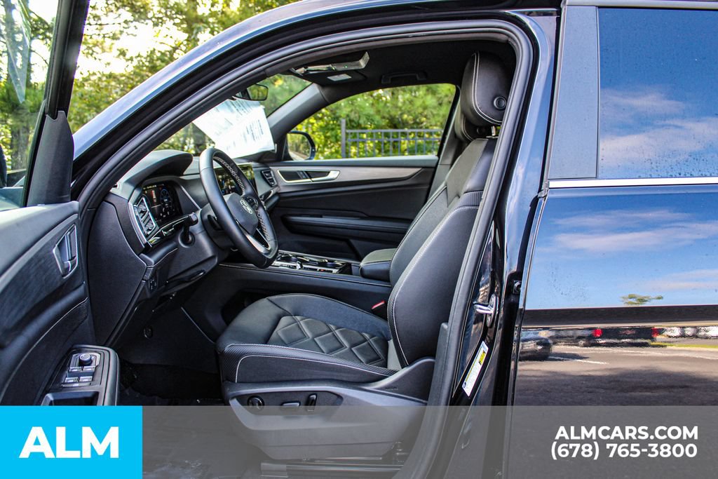 Used 2025 Volkswagen Atlas Cross Sport SE AWD/4WD image 14