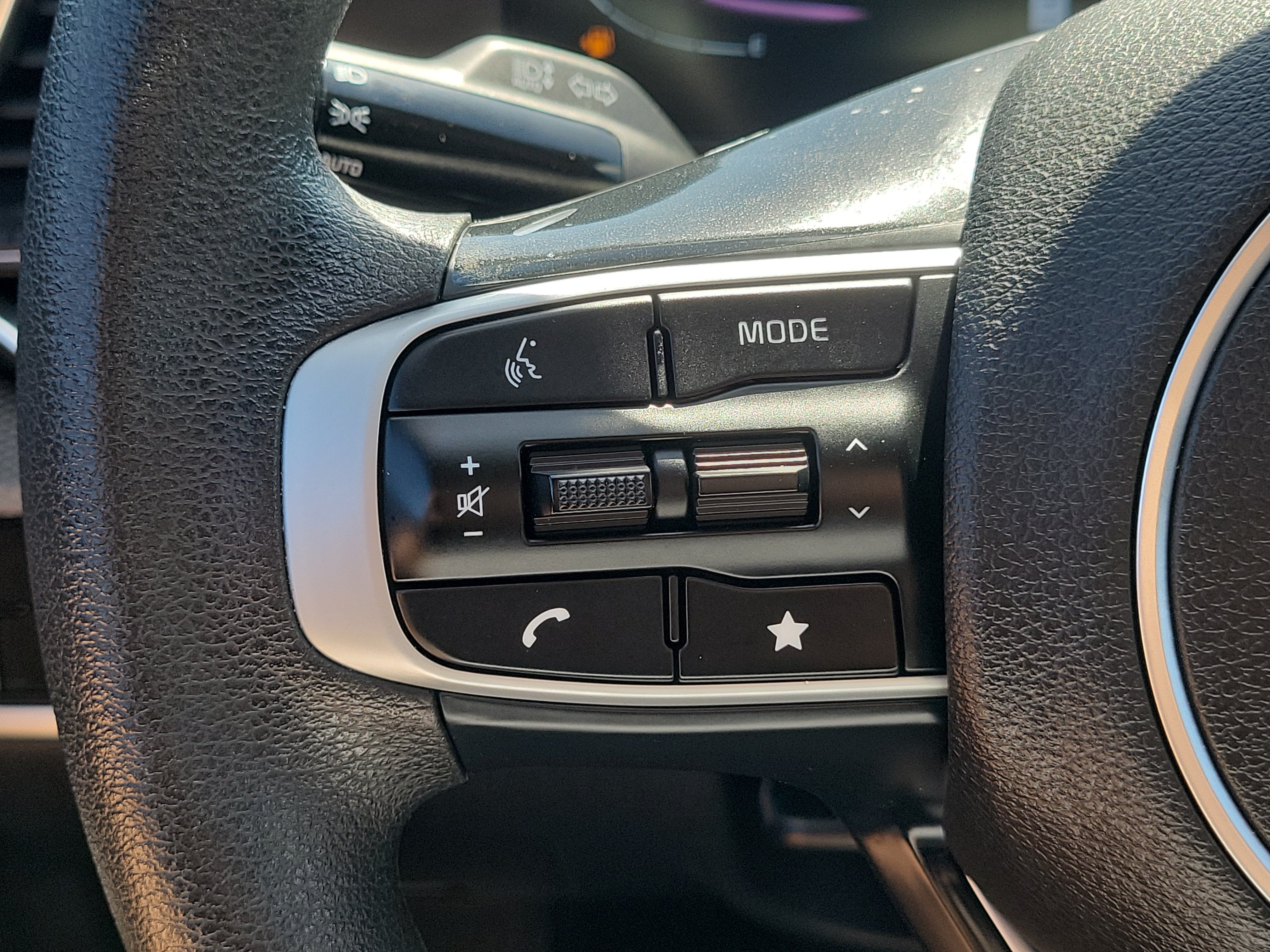 Used 2025 Kia Sportage LX FWD image 21