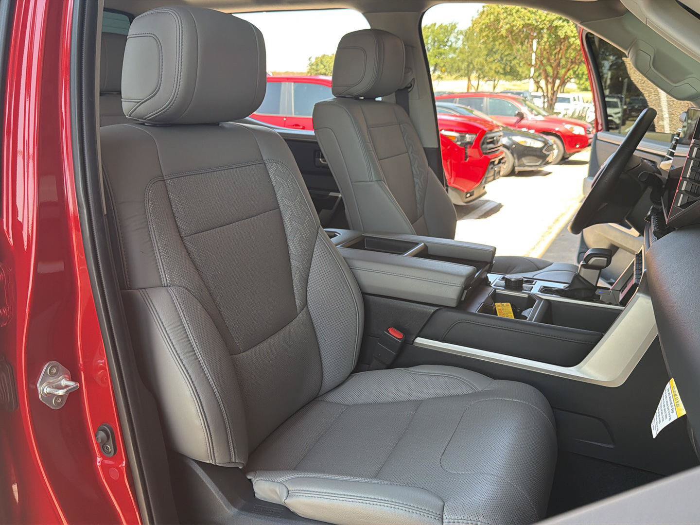Used 2024 Toyota Tundra Limited AWD/4WD image 13