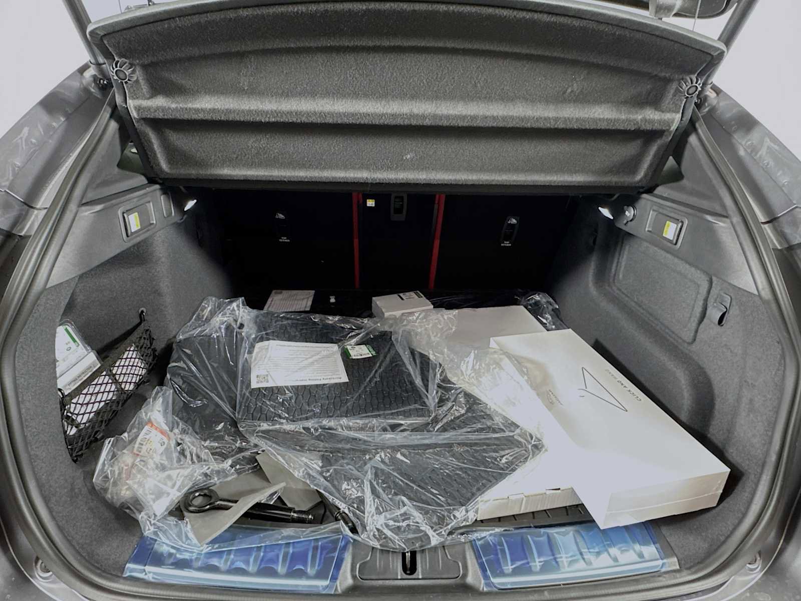 New 2025 Jaguar F-PACE R-Dynamic S image 26