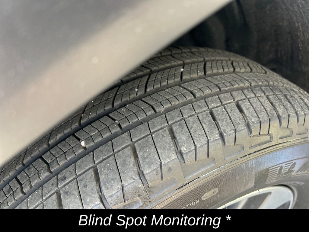 Used 2023 Jeep Grand Cherokee 4WD 4xe w/ Luxury Tech Group II image 12