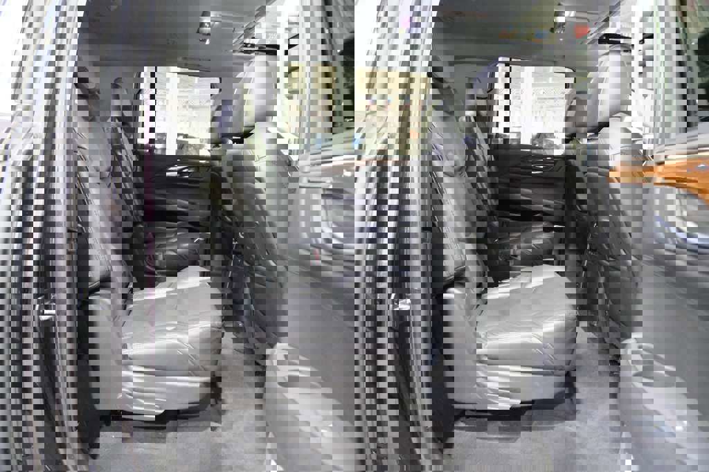 Used 2017 Cadillac Escalade ESV Premium Luxury image 26