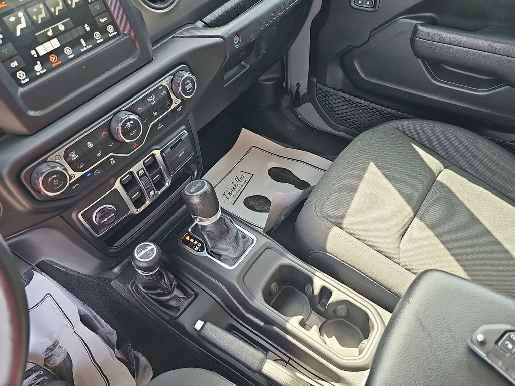 Used 2023 Jeep Wrangler Unlimited w/ Cold Weather Group image 29