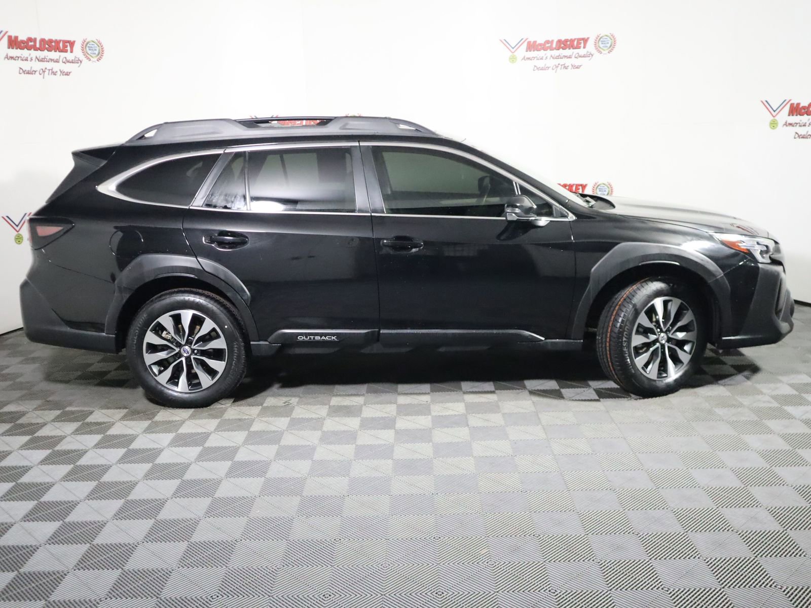Used 2024 Subaru Outback Limited AWD/4WD image 3