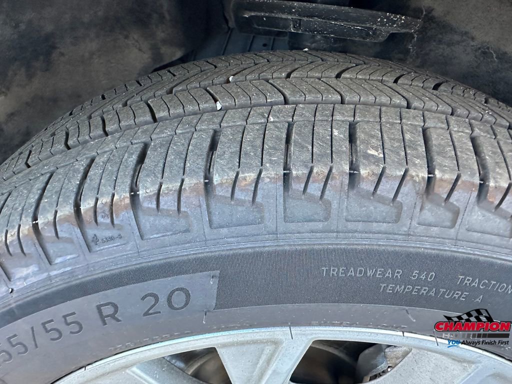 Used 2022 Ford Explorer XLT w/ Equipment Group 202A image 22