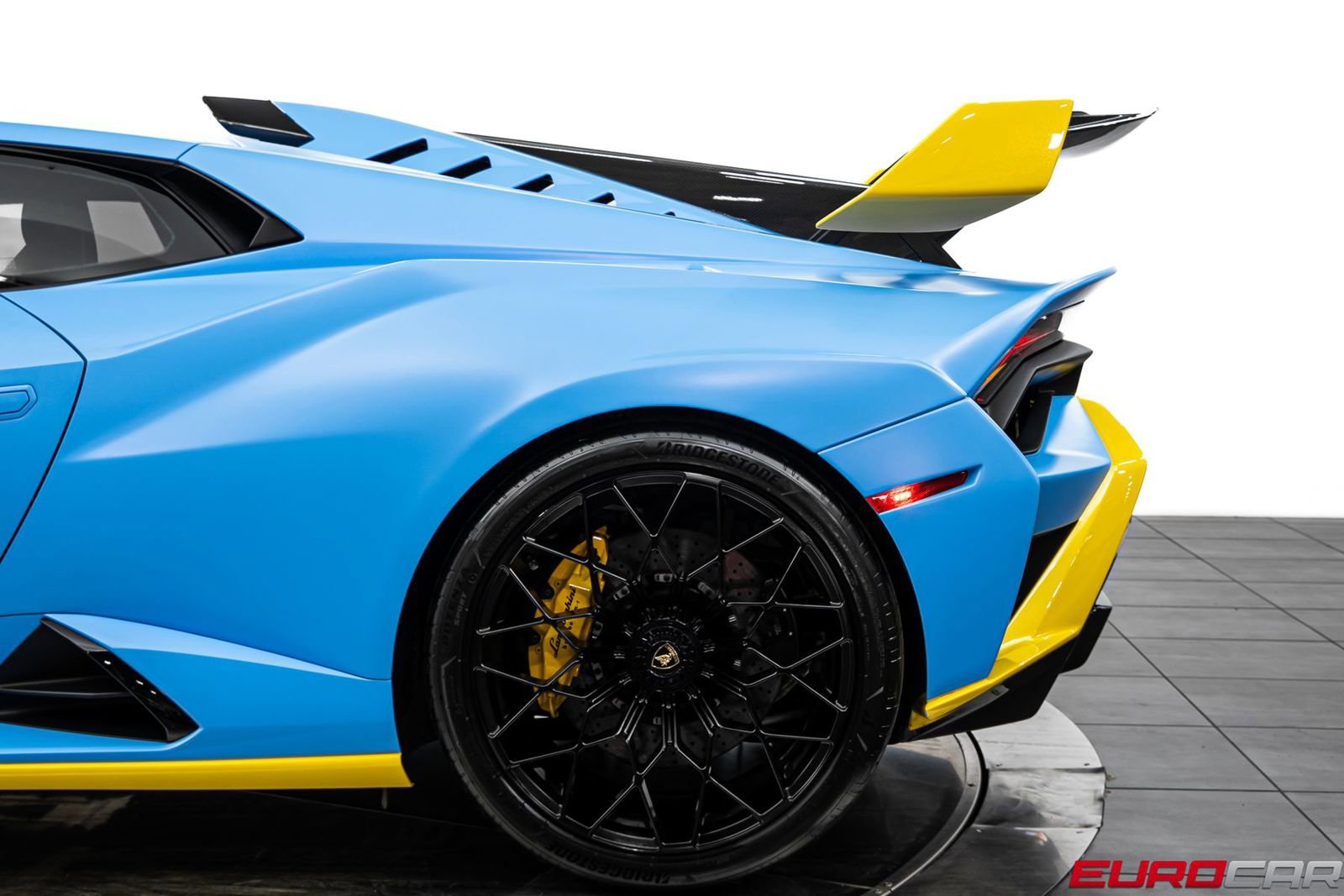 Used 2022 Lamborghini Huracan STO image 20