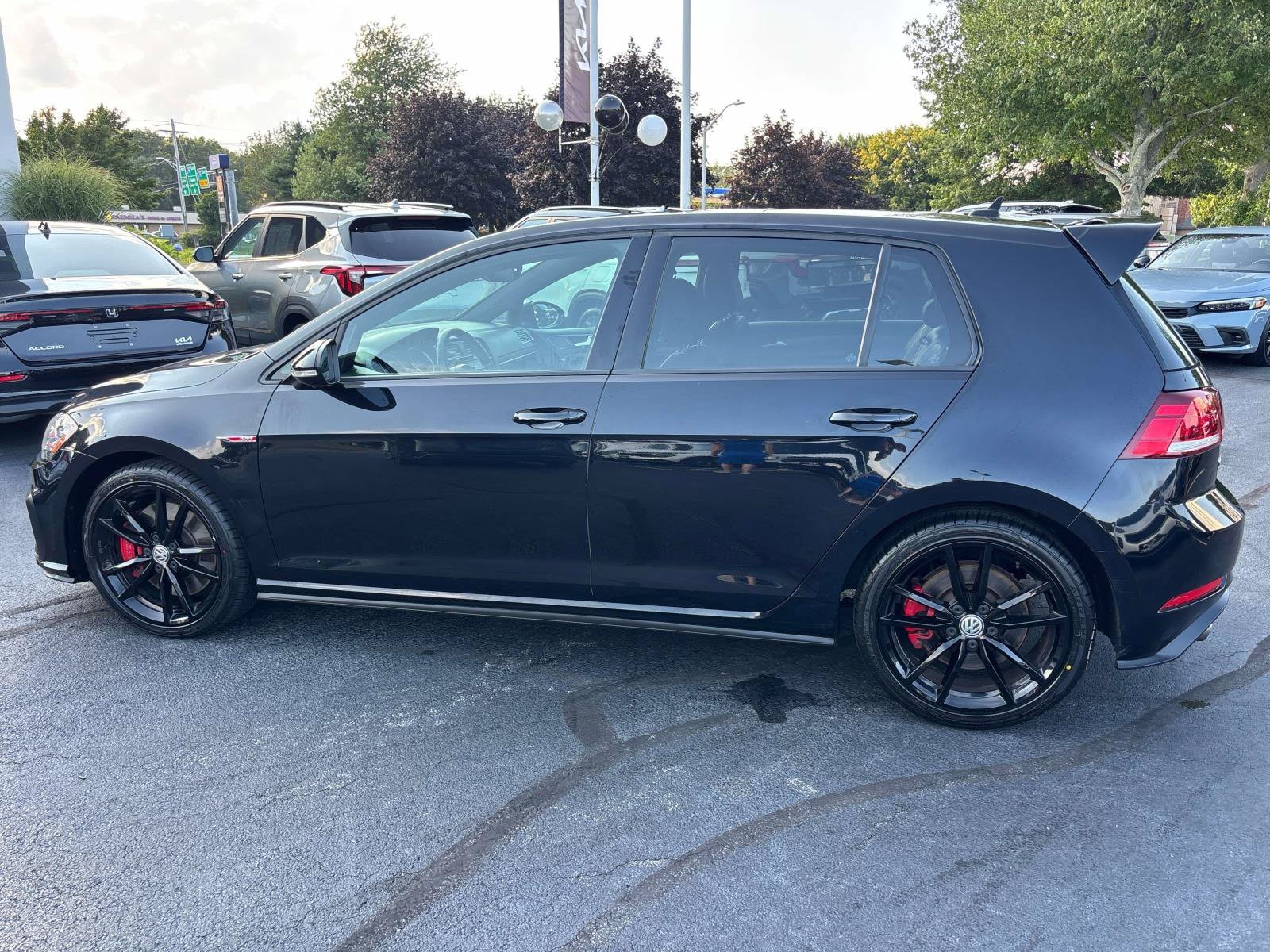 Used 2021 Volkswagen GTI SE FWD image 8