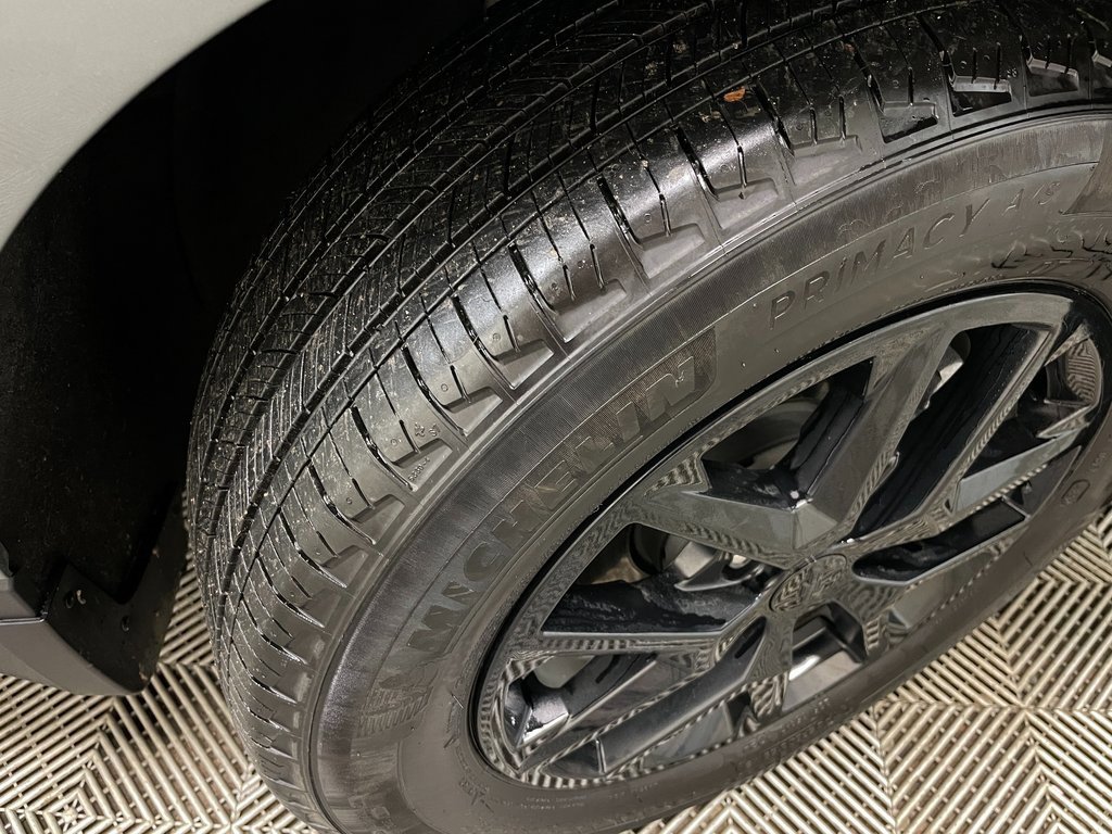 Certified 2024 Chevrolet Equinox LT w/ LPO, Floor Liner Package image 47