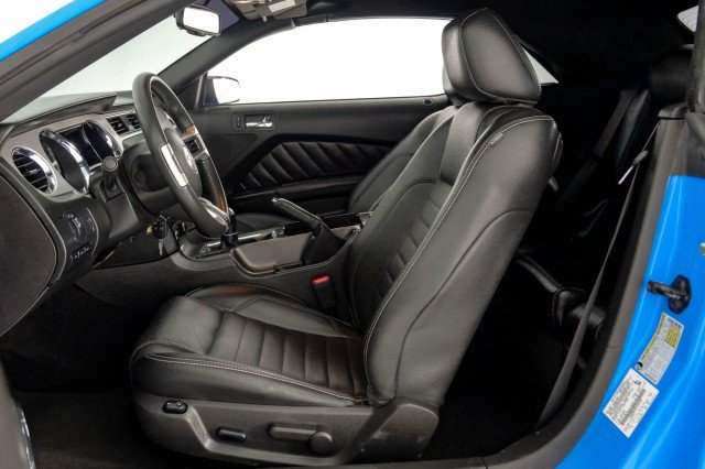 Used 2010 Ford Mustang GT Premium RWD image 28