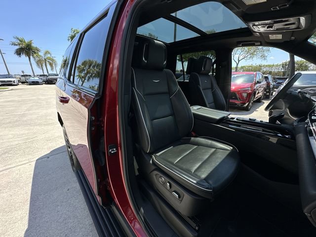 Certified 2024 Cadillac Escalade Sport w/ LPO, ONYX Package image 35