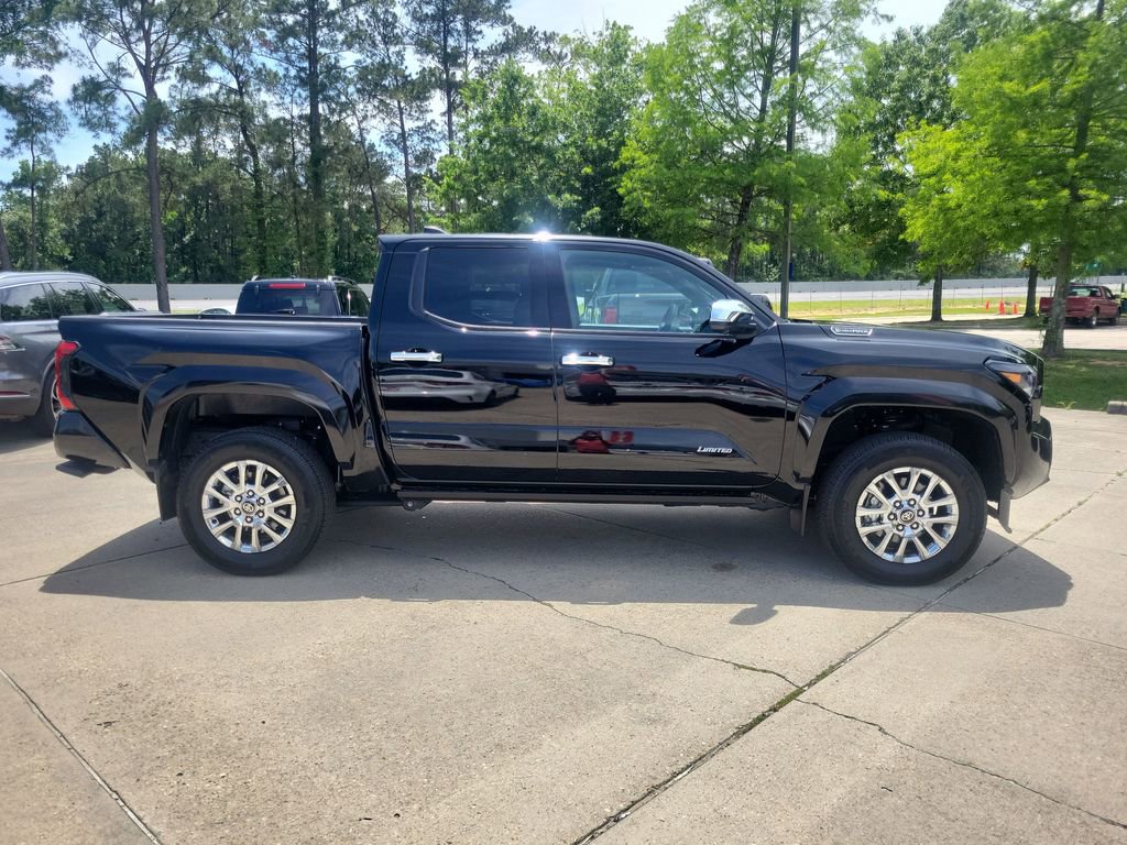 Used 2025 Toyota Tacoma Limited AWD/4WD image 8