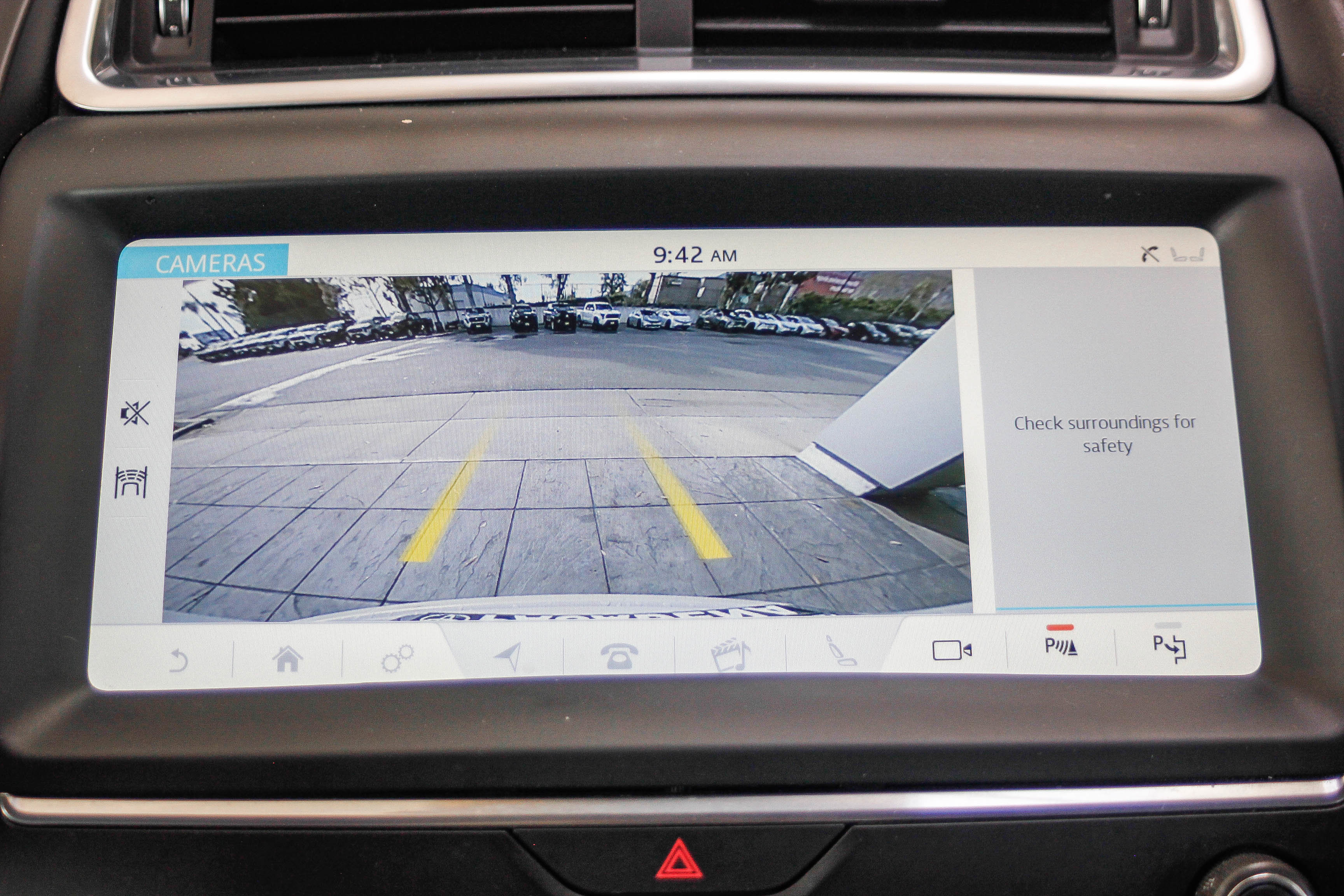 Used 2020 Jaguar E-PACE SE image 20