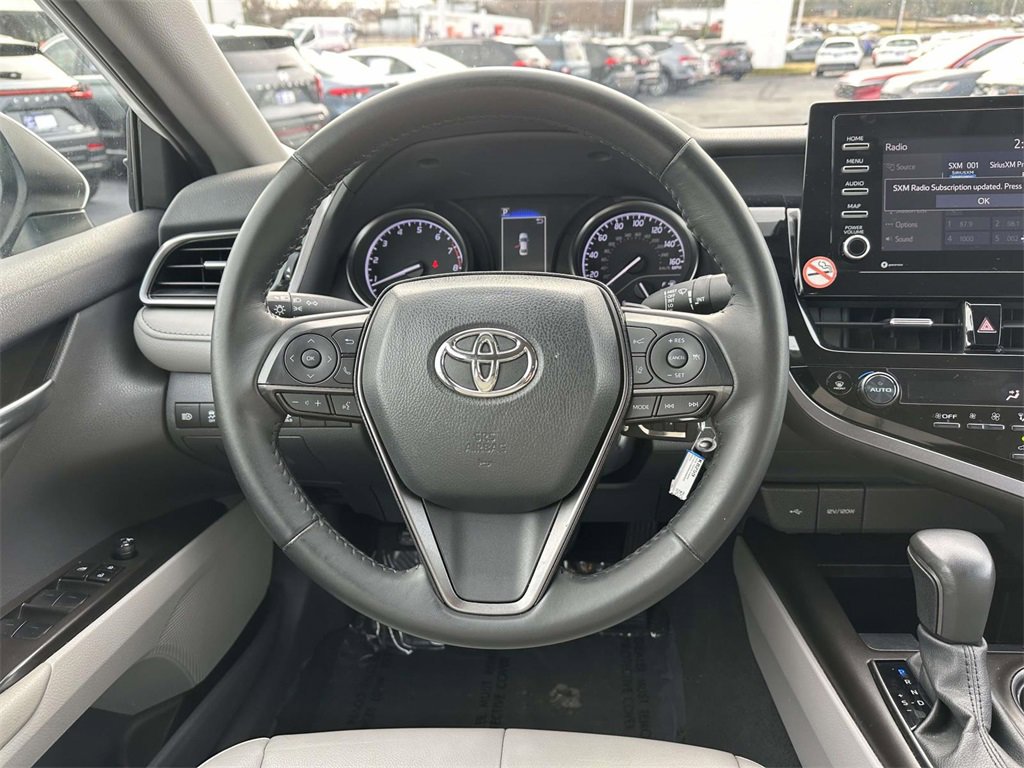 Used 2024 Toyota Camry SE image 11