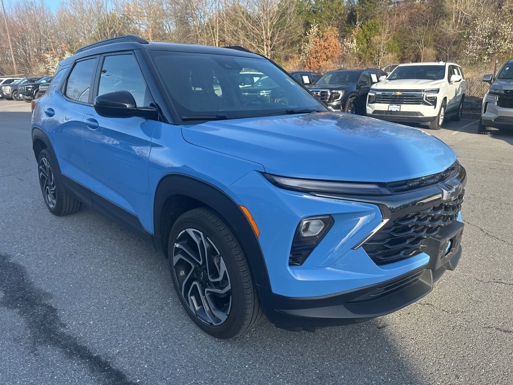 Certified 2024 Chevrolet TrailBlazer RS w/ Driver Confidence Package image 3