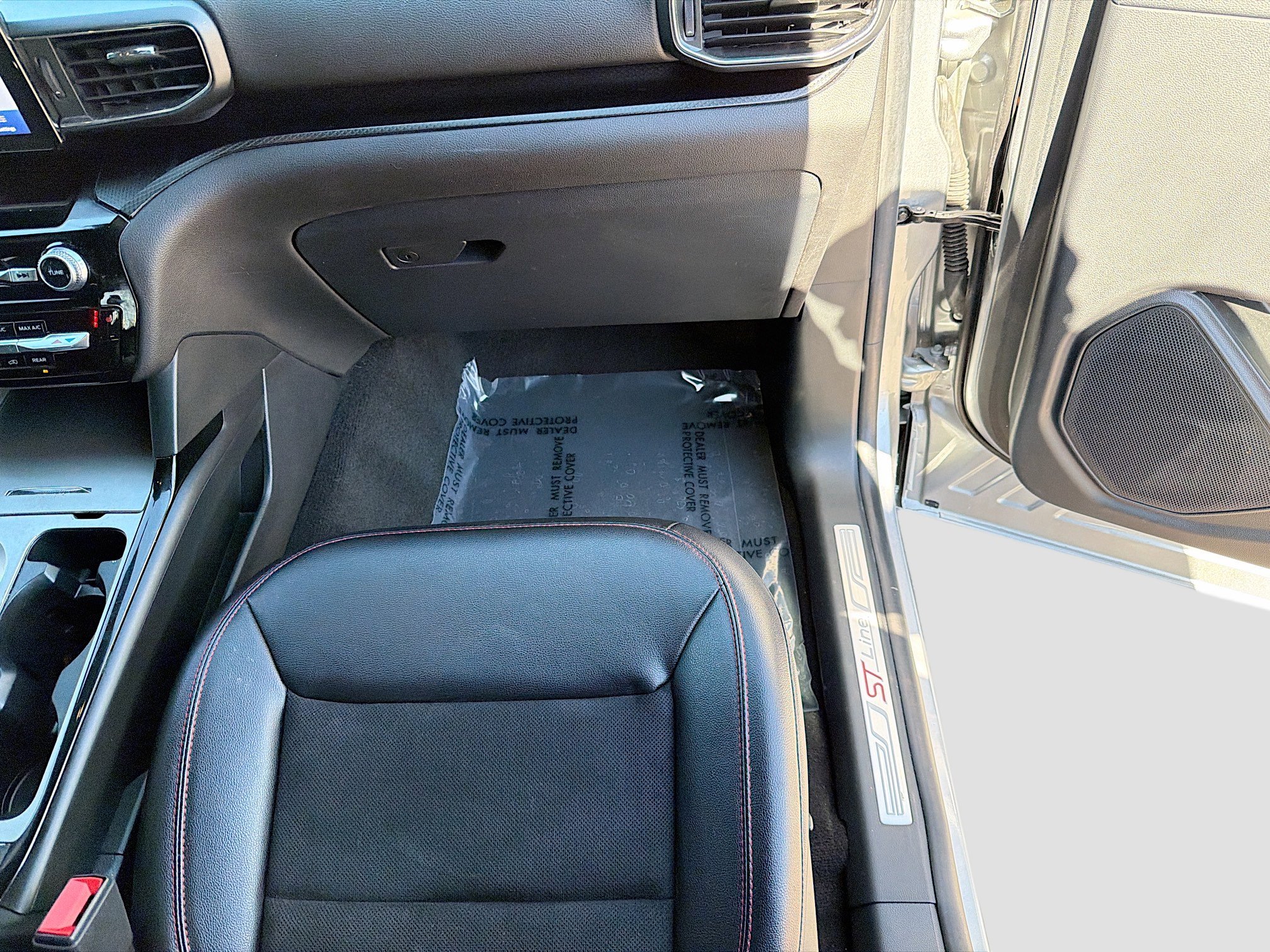 Used 2022 Ford Explorer ST-Line w/ Class IV Trailer Tow Package image 18