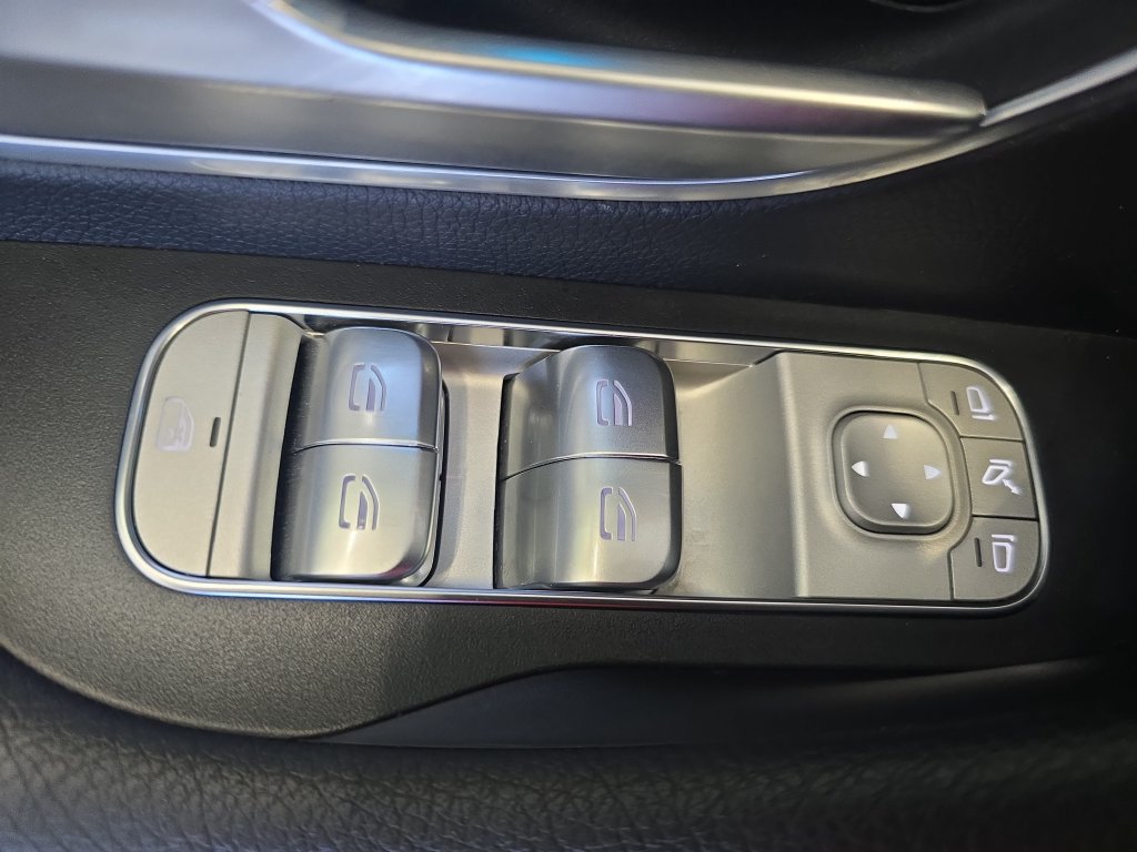 Used 2023 Mercedes-Benz GLE 350 w/ AMG Line Exterior image 32