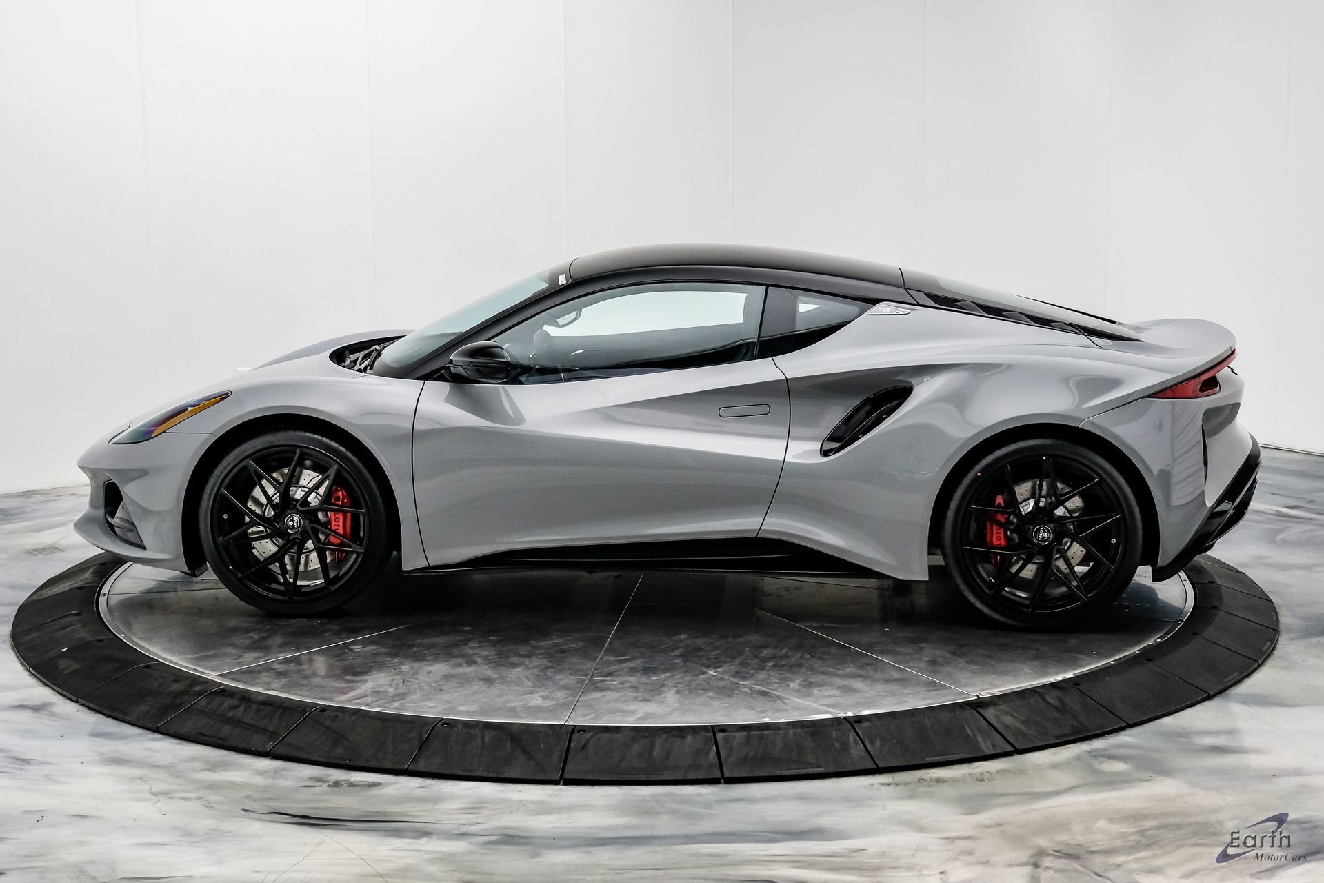 New 2026 Lotus Emira V6 SE RWD image 9