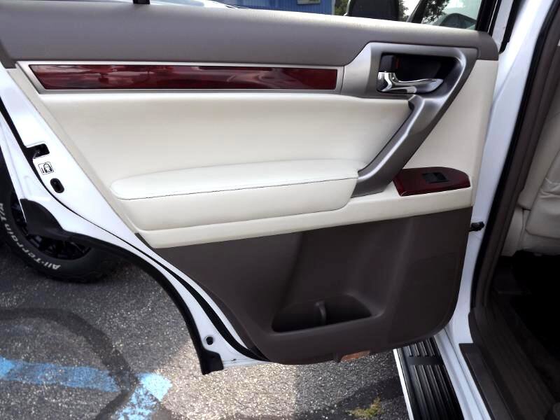 Used 2013 Lexus GX 460 image 27