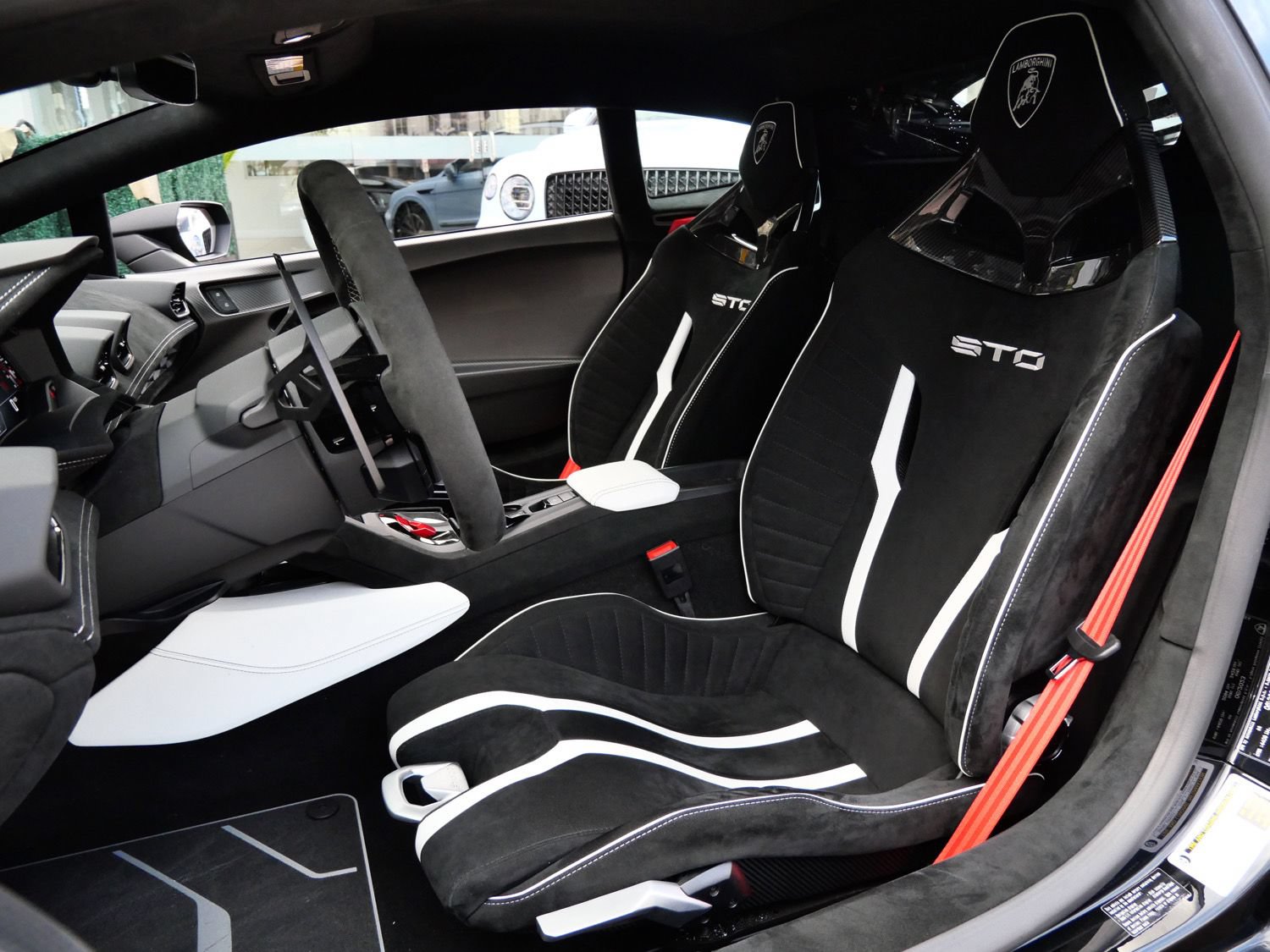 Used 2023 Lamborghini Huracan STO RWD image 6