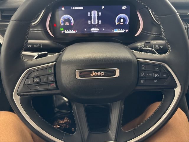 Used 2023 Jeep Grand Cherokee Altitude AWD/4WD image 33