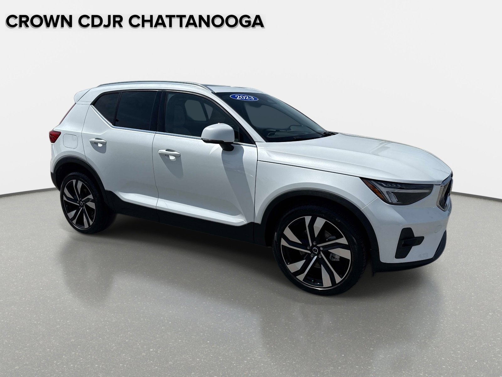 Used 2023 Volvo XC40 B4 Plus w/ Protection Package Premier FWD image 2
