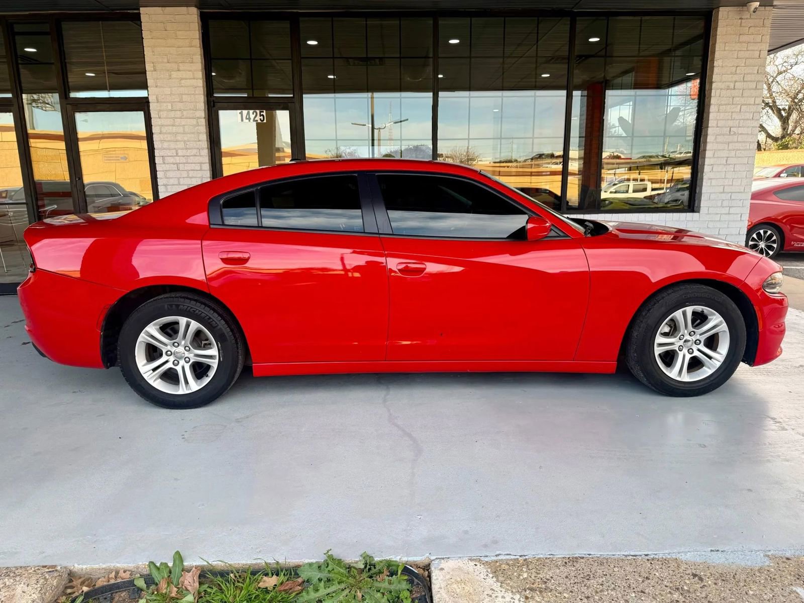 Used 2021 Dodge Charger SXT w/ Driver Convenience Group image 2