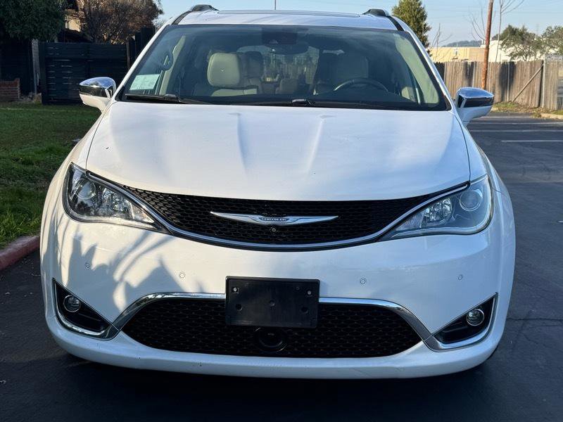 Used 2017 Chrysler Pacifica Limited image 7