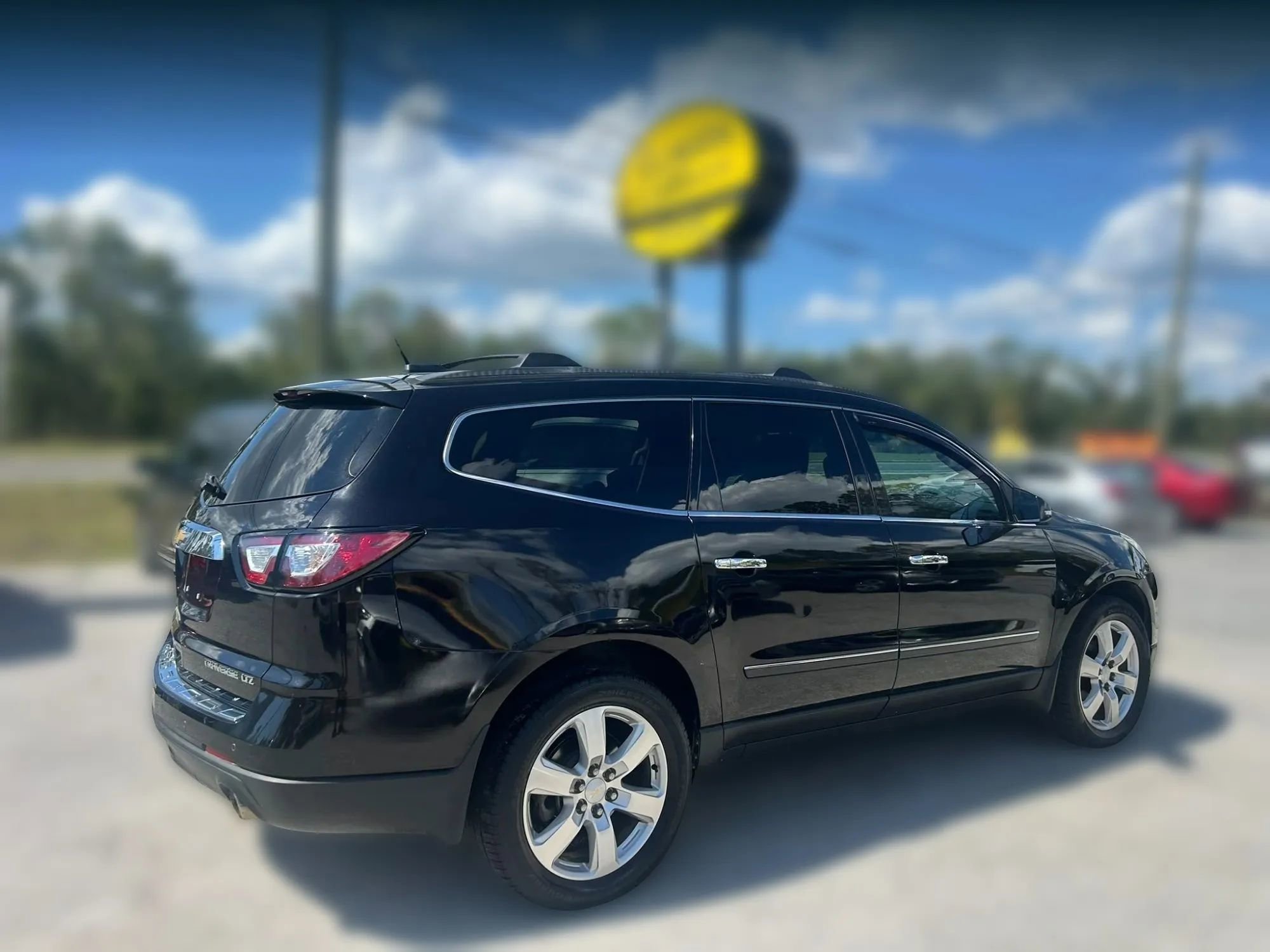 Used 2016 Chevrolet Traverse LTZ FWD image 5